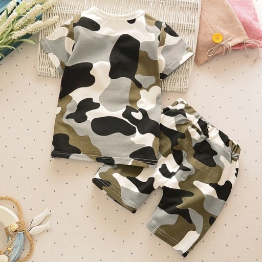 Maglietta e pantaloni corti da ragazzo L1659