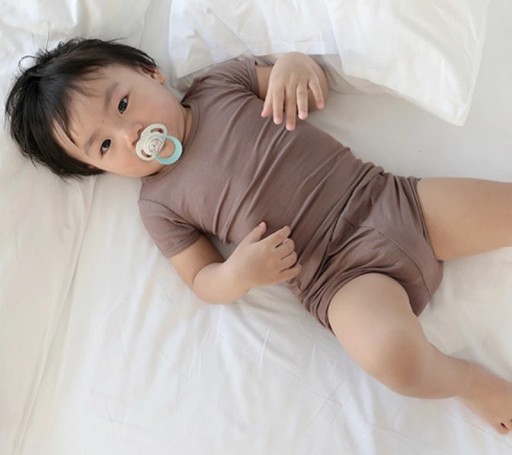 Maglietta e pantaloni corti per bambini L1322