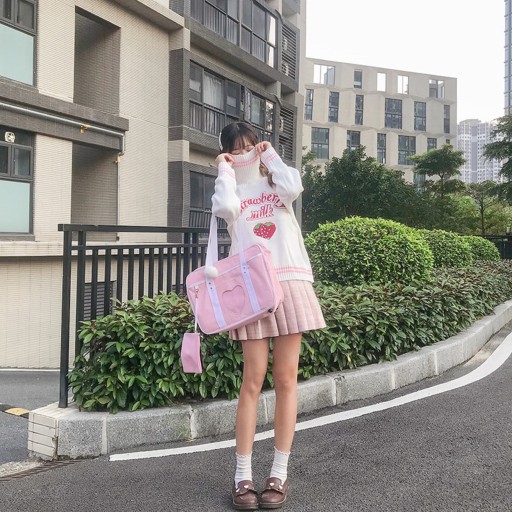 Maglione a collo alto da donna con fragola