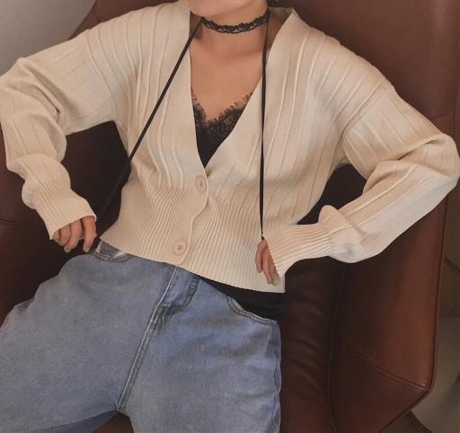 Maglione corto da donna G270