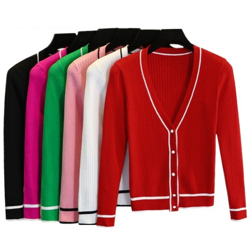 Maglione da donna a righe con bottoni