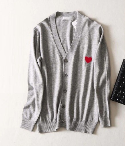 Maglione da uomo con bottoni a forma di cuore