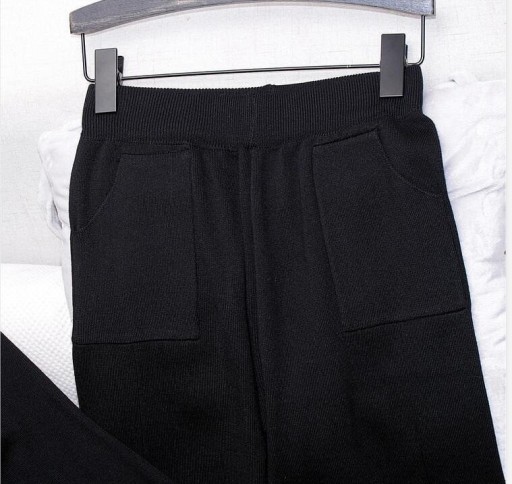 Maglione e pantaloni da donna B1210