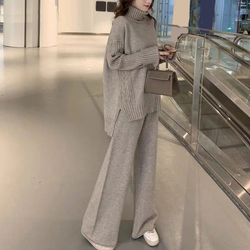 Maglione e pantaloni da donna B878