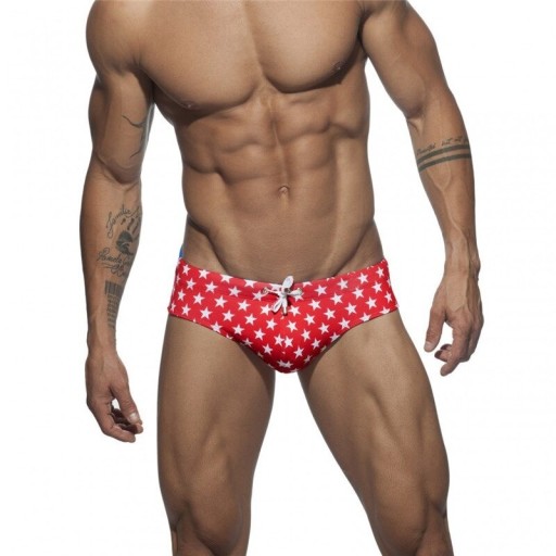 Maillots de bain pour hommes avec des étoiles