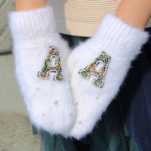Mănuși de iarnă pentru femei cu mărgele