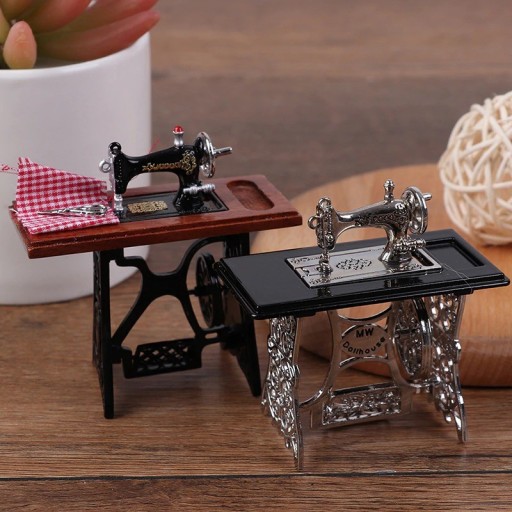 Maquina de coser para muñeca