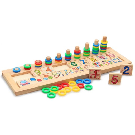 Matematiklegetøj der tæller på et bræt med ringe