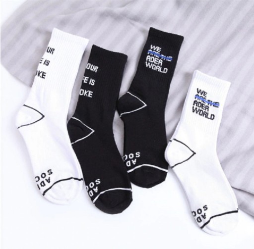 Meias estilizadas para senhora