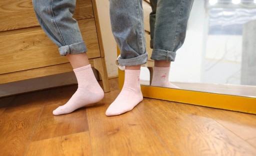 Meias femininas com flamingos