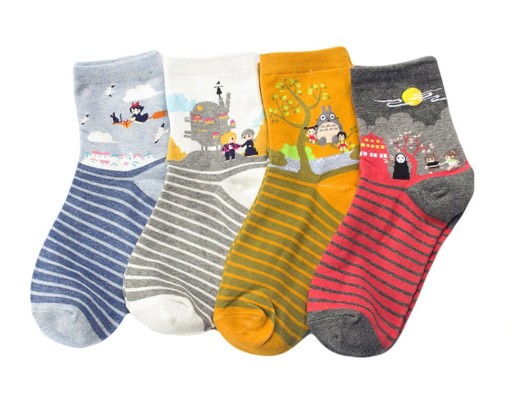 Meias femininas com motivos de contos de fadas