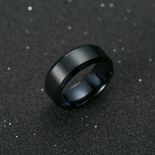 Męski czarny tytanowy pierścionek