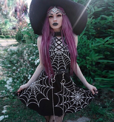 Mini robes avec des toiles d'araignée
