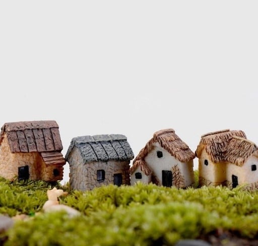 Miniaturní domečky 2 x 2 x 1,5 cm Sada 4 ks Dekorace z pryskyřice pro dioráma miniaturní zahradu modelářství a kreativní tvoření