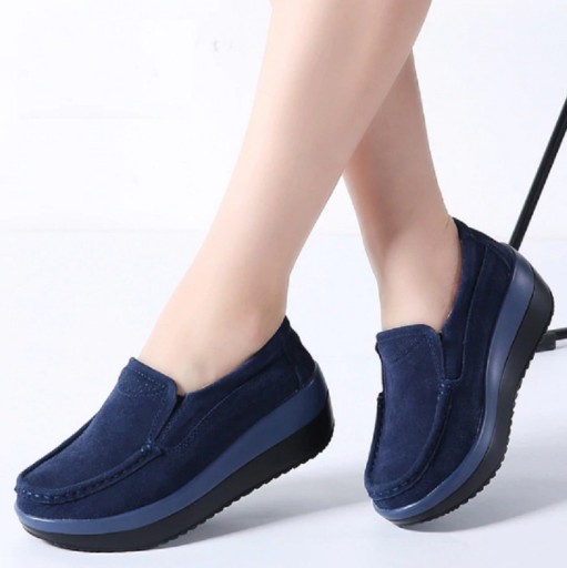 Mocassins femininos em plataforma