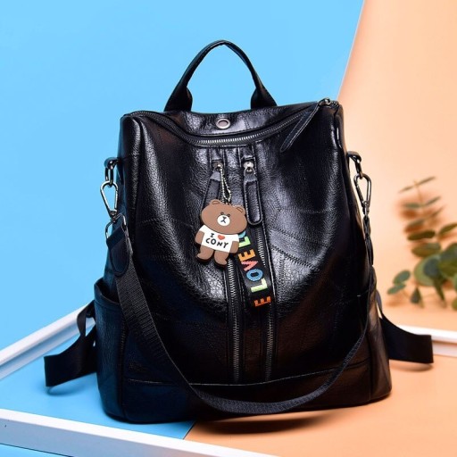 Mochila feminina com pendente de urso E648