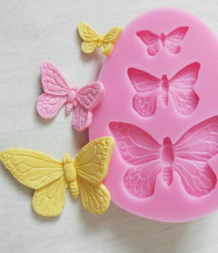 Moule à pâtisserie avec des papillons