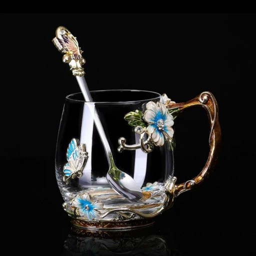 Mug en verre décoré avec cuillère