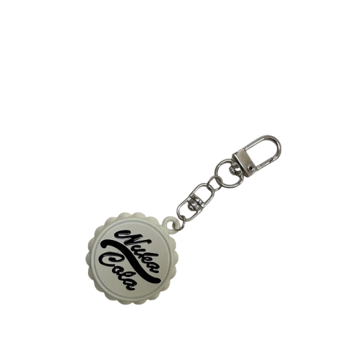 Multikleurige metalen sleutelhanger 4 x 9 cm Motief van een flesdeksel Stijlvolle sleutelhanger voor rugzak, handtas, origineel cadeau