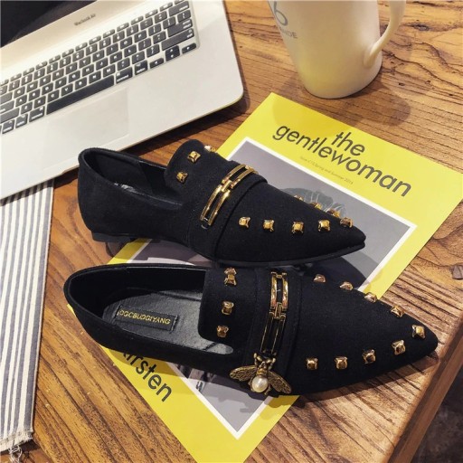 Naisten elegantit loaferit riipuksella J1088