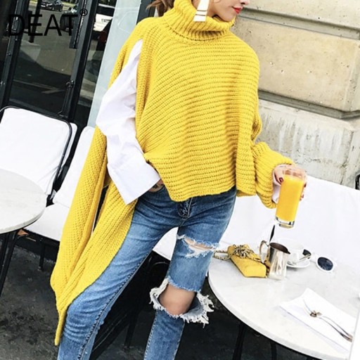 Naisten neulottu poncho
