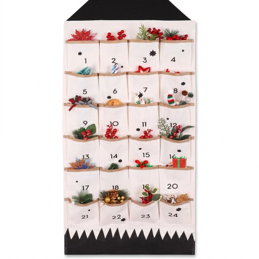 Nástenný adventný kalendár Látkový s kapsami Ve tvaru domečku 24 políčok 48,5 x 119 cm Závesné očko Na dary a sladkosti pre deti