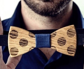 Nœud papillon en bois à pois J646