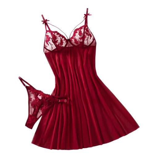 Nuisette courte en vin avec culottes à bonnets transparents ornés de broderies florales et de petits nœuds sur des bretelles fines