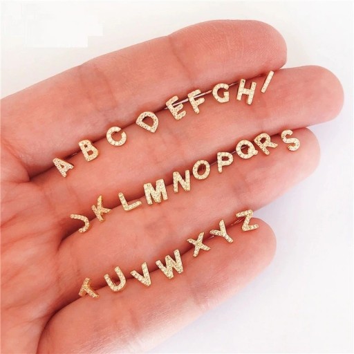 Orecchini a bottone da donna con lettere dell'alfabeto