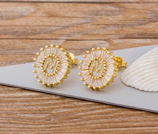 Orecchini a pendente da donna con lettera