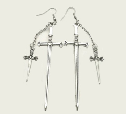 Orecchini a pendente spada