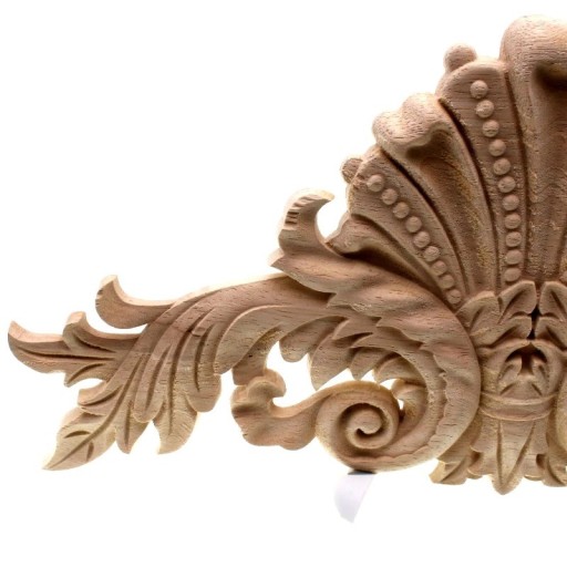 Ornamento de madeira esculpido C563