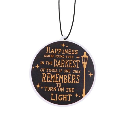 Osvěžovač vzduchu do auta závěsný s citací „Happiness Can Be Found…“ aromaterapie černý kulatý přívěsek dekorace interiéru vozu
