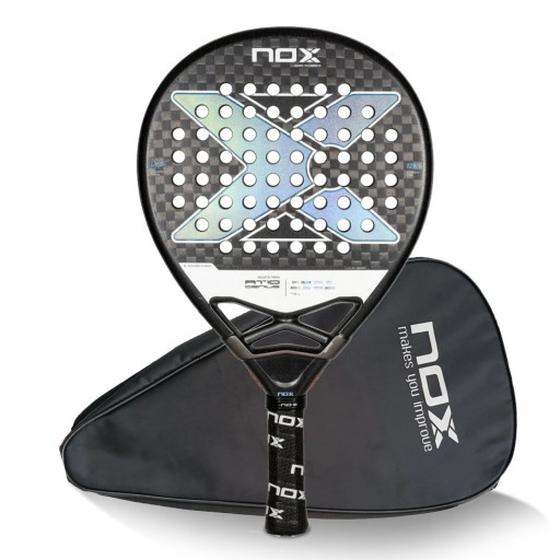 Padelová pálka NOX AT10 Genius 12K karbon 12K povrch rám z uhlíku ochranný obal Černá pro pokročilé hráče Agustín Tapia luxury series