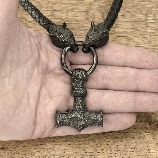 Pánský náhrdelník s přívěskem kladivo