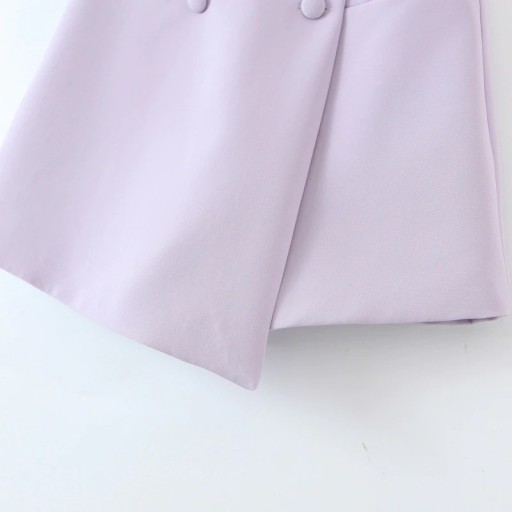 Pantaloni corti asimmetrici da donna