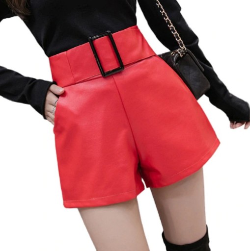 Pantaloni corti da donna con vita alta