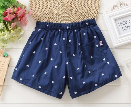 Pantaloni corti da ragazza con cuori e fiocco J887