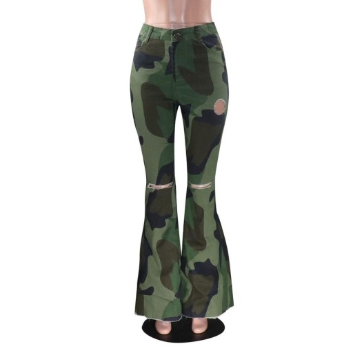 Pantaloni de camuflaj pentru femei la clopot