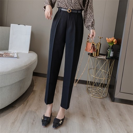 Pantaloni de dama cu curea