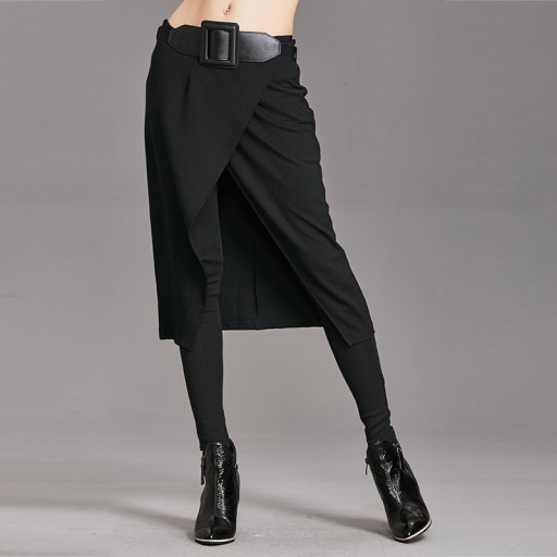 Pantaloni negri de damă cu fustă