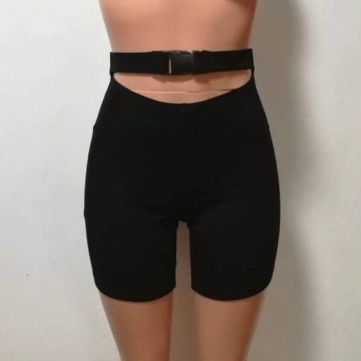 Pantaloni scurți de femei cu curea