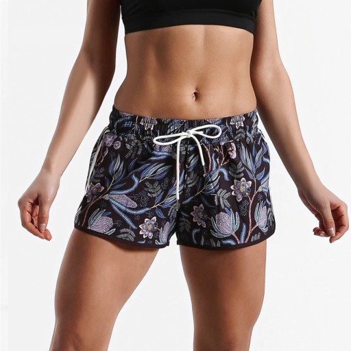 Pantaloni scurți de femei cu flori A710