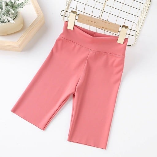 Pantaloni scurți pentru fete N670