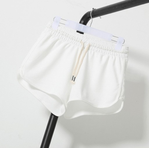 Pantaloni scurți sport pentru femei