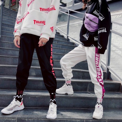 Pantalons jogger pour femmes avec inscription