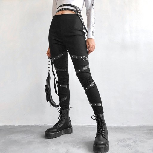 Pantalons noirs pour femmes avec ceintures
