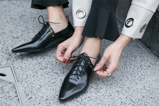 Pantofi cu dantelă pentru femei - Oxfords