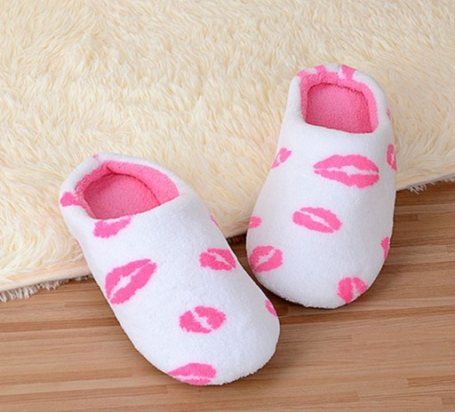 Pantofole da donna con stampa di labbra