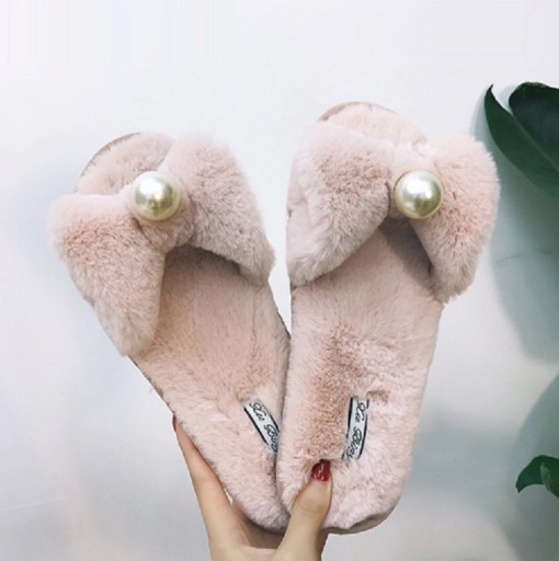 Pantoufles pour femmes avec perle